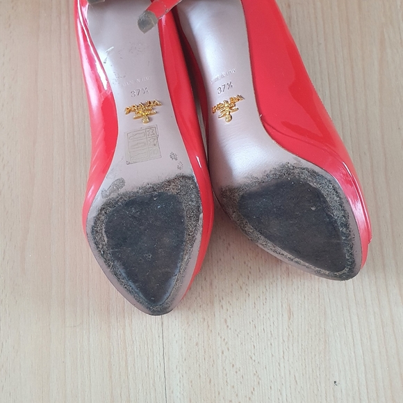 Prada Patent Leather Heels, 37.5 includes dustbag - Picture 6 of 6
